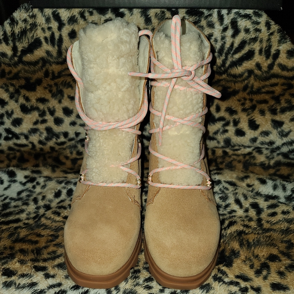 Sorel Boots - Picture 4 of 16